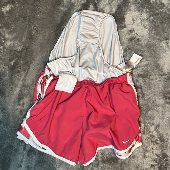 Pink Nike shorts - Picture 4 of 5